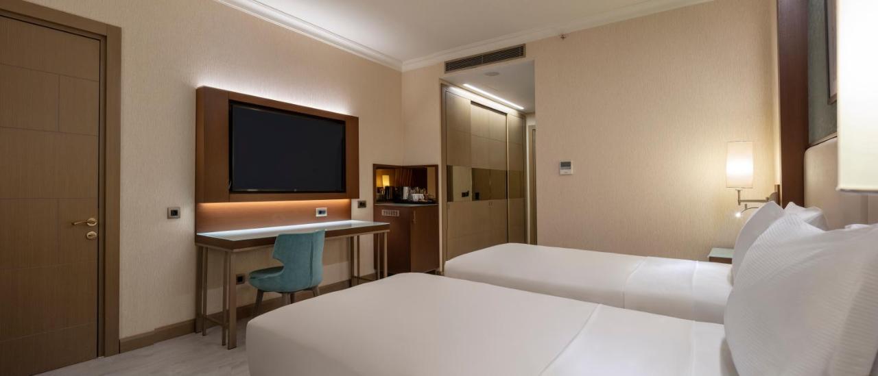 Doubletree By Hilton Istanbul Atasehir Hotel & Conference Centre Exterior foto