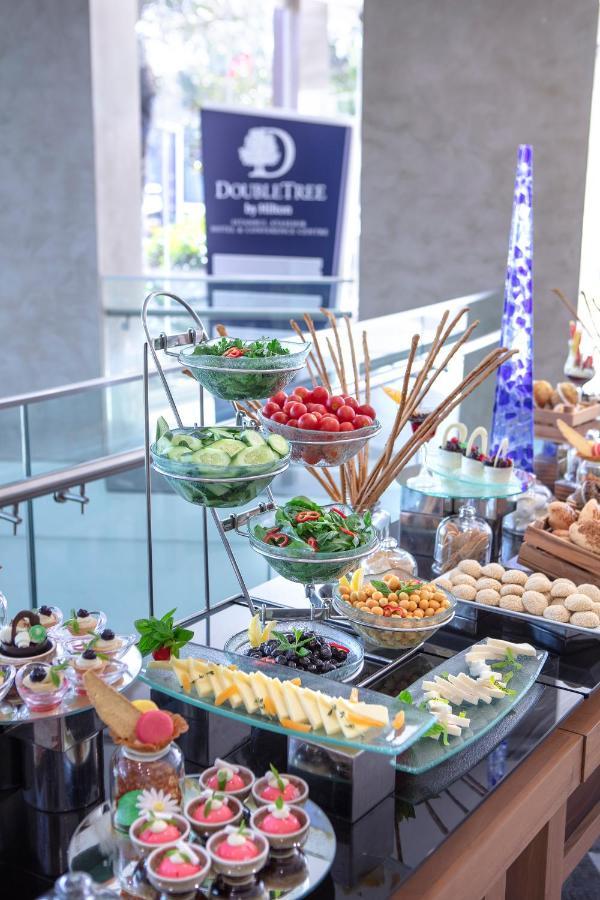 Doubletree By Hilton Istanbul Atasehir Hotel & Conference Centre Exterior foto