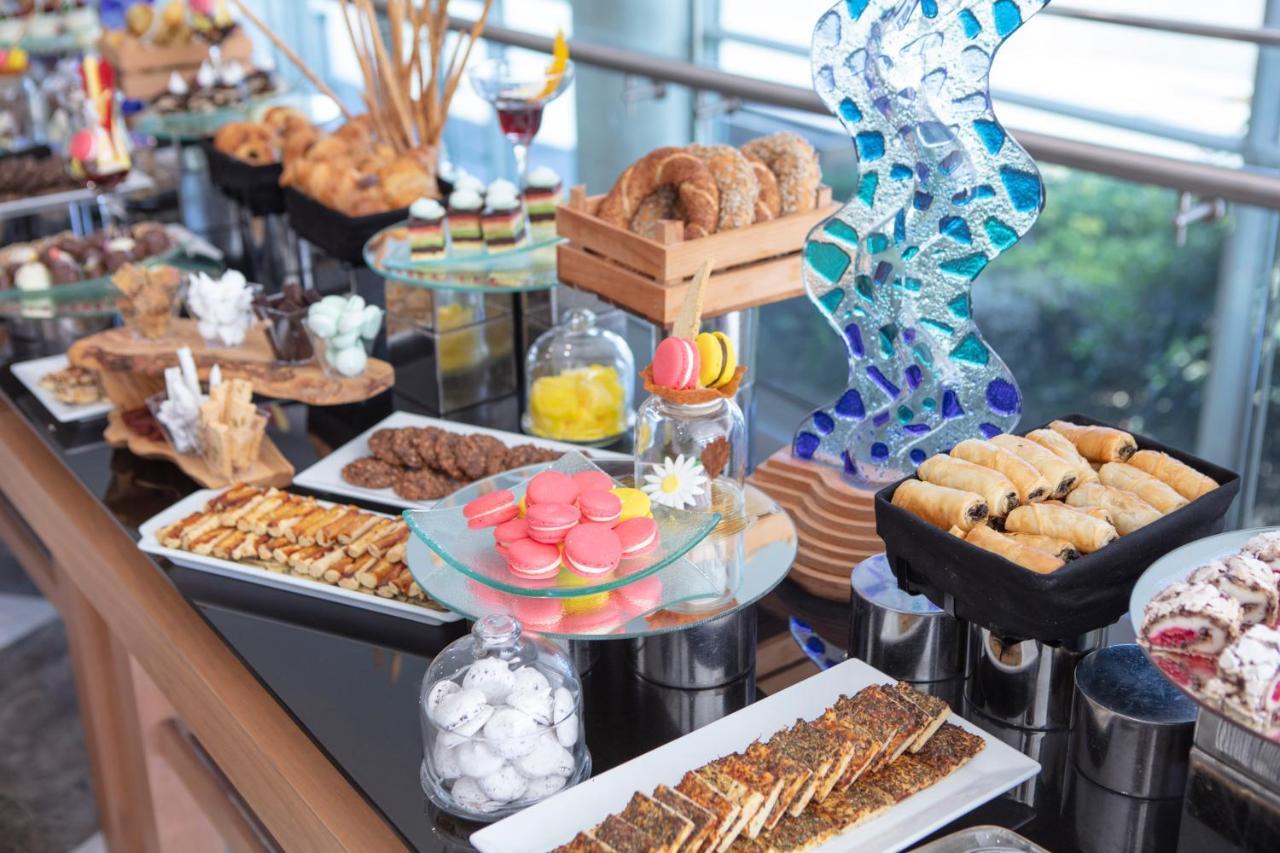 Doubletree By Hilton Istanbul Atasehir Hotel & Conference Centre Exterior foto
