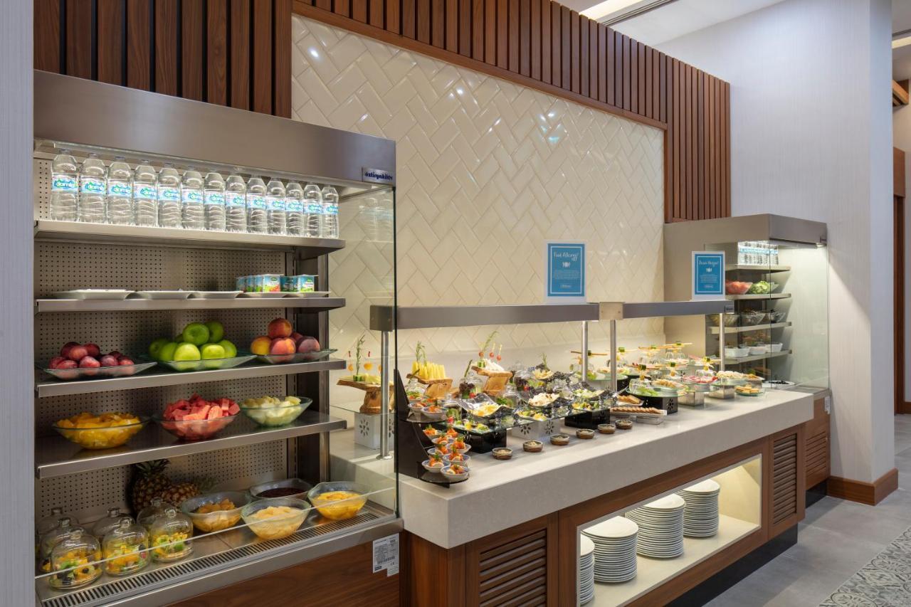 Doubletree By Hilton Istanbul Atasehir Hotel & Conference Centre Exterior foto