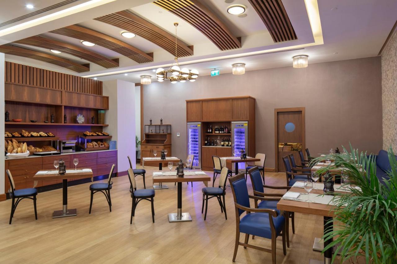 Doubletree By Hilton Istanbul Atasehir Hotel & Conference Centre Exterior foto